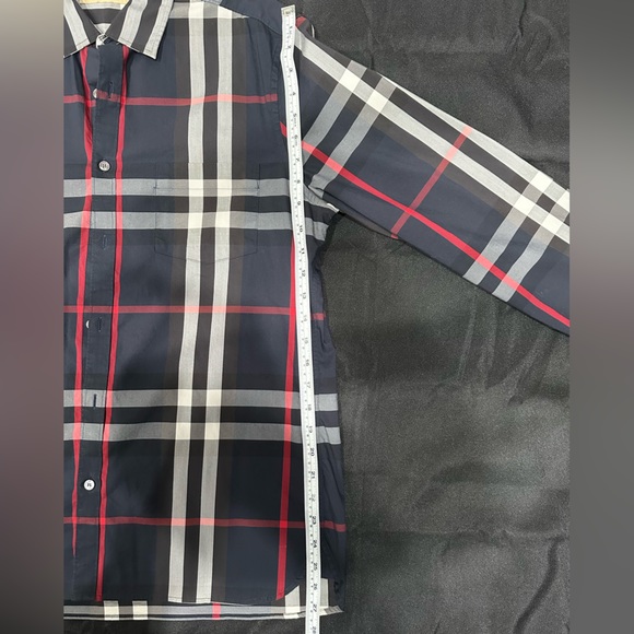 Classic Burberry Button up shirt Size L - Picture 8 of 9